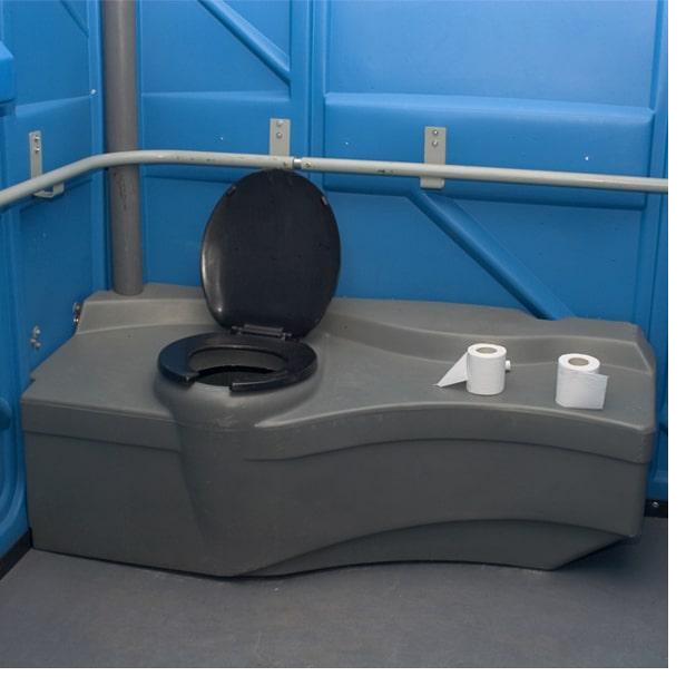 Handicap accessible portable restroom